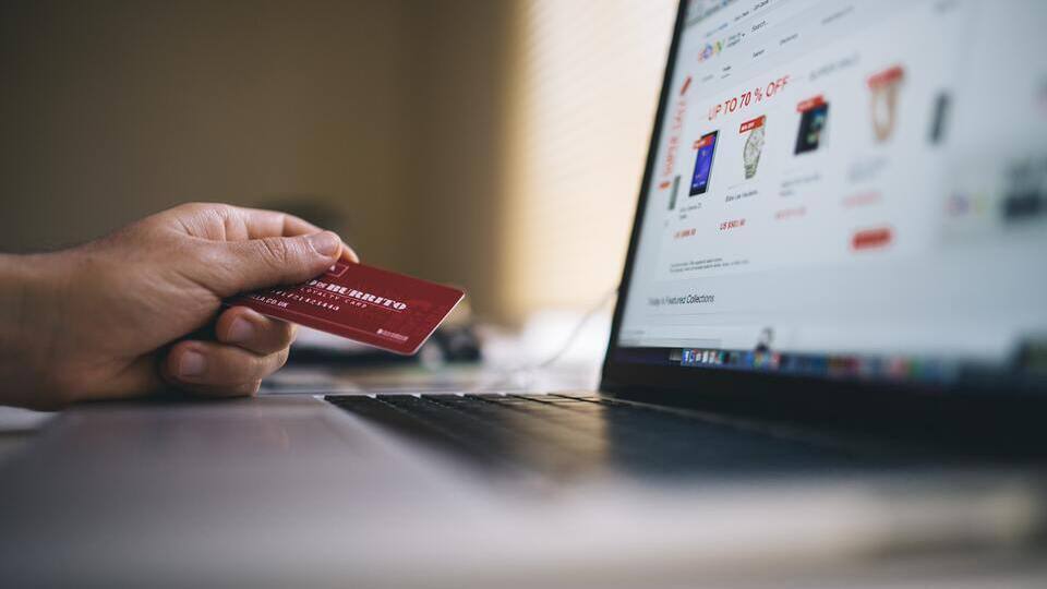 7 Clever Ways To Curb Your (Or Your Family’s) Impulse Buying Online