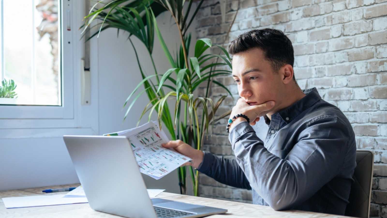 Man working in computer.